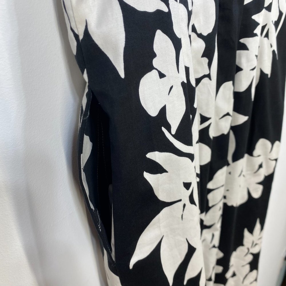 White House Black Market Black White Floral Sleeveless Dress, Size 00 - Picture 4 of 6